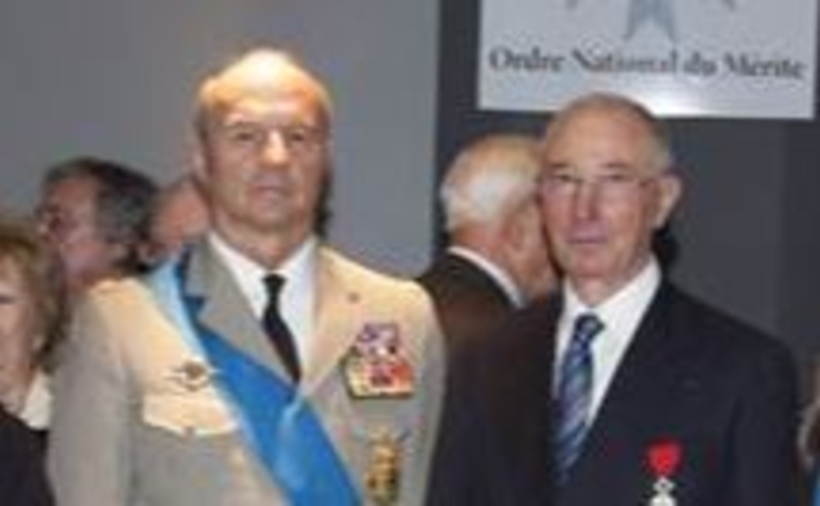 Jacques Mattera et le général Georgelin - Crédit ANMONM06